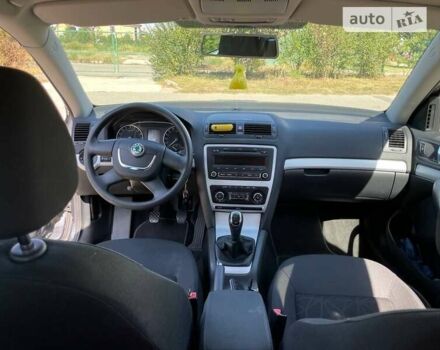 Серый Шкода Октавия, объемом двигателя 1.6 л и пробегом 240 тыс. км за 8500 $, фото 13 на Automoto.ua