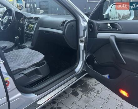 Серый Шкода Октавия, объемом двигателя 1.6 л и пробегом 211 тыс. км за 9449 $, фото 12 на Automoto.ua