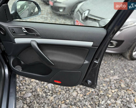 Серый Шкода Октавия, объемом двигателя 1.6 л и пробегом 196 тыс. км за 9850 $, фото 25 на Automoto.ua