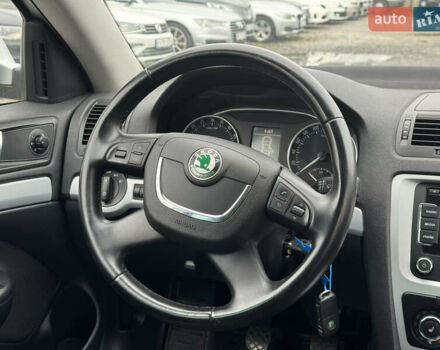 Серый Шкода Октавия, объемом двигателя 1.6 л и пробегом 236 тыс. км за 9900 $, фото 15 на Automoto.ua