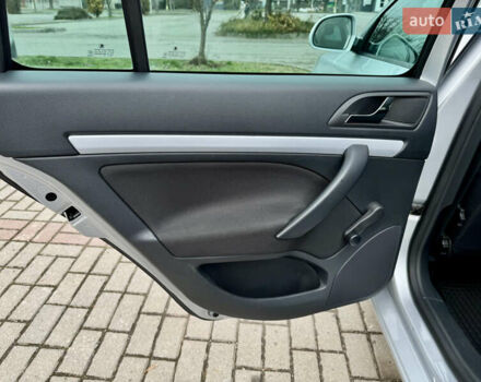 Сірий Шкода Октавія, об'ємом двигуна 1.6 л та пробігом 181 тис. км за 8799 $, фото 12 на Automoto.ua