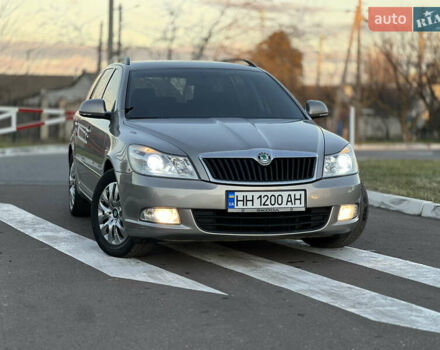 Сірий Шкода Октавія, об'ємом двигуна 1.39 л та пробігом 267 тис. км за 7400 $, фото 1 на Automoto.ua