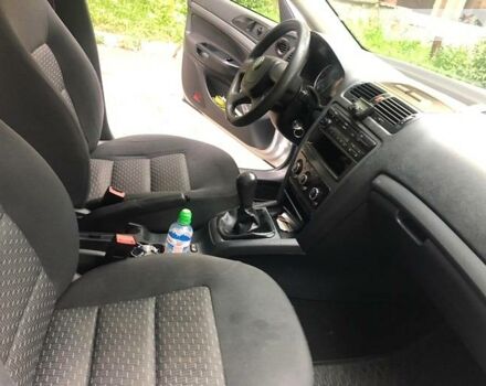 Шкода Октавія 2011 у Чернівцях на Automoto.ua Сірий Шкода Октавія, об'ємом двигуна 1.6 л та пробігом 301 тис. км за 4900 $, фото 15 на Automoto.ua