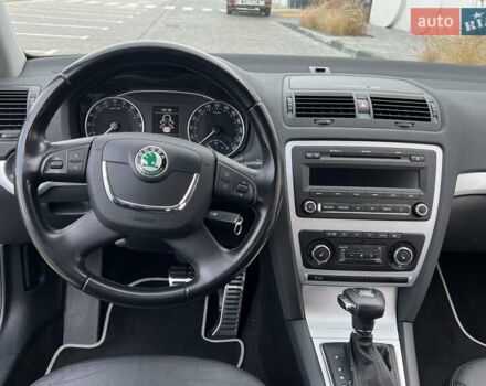 Серый Шкода Октавия, объемом двигателя 2 л и пробегом 211 тыс. км за 12850 $, фото 60 на Automoto.ua