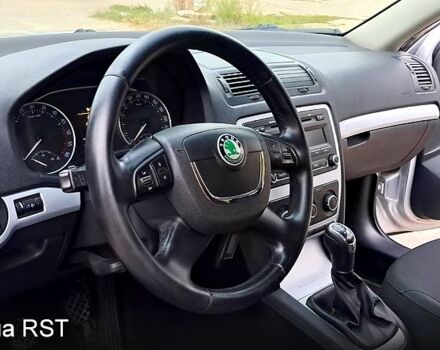 Серый Шкода Октавия, объемом двигателя 1.6 л и пробегом 160 тыс. км за 7800 $, фото 4 на Automoto.ua