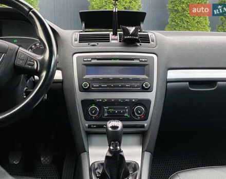 Шкода Октавия 2011 в Мукачеве на Automoto.ua Серый Шкода Октавия, объемом двигателя 1.6 л и пробегом 273 тыс. км за 8000 $, фото 40 на Automoto.ua