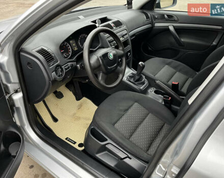 Серый Шкода Октавия, объемом двигателя 1.6 л и пробегом 331 тыс. км за 6650 $, фото 30 на Automoto.ua