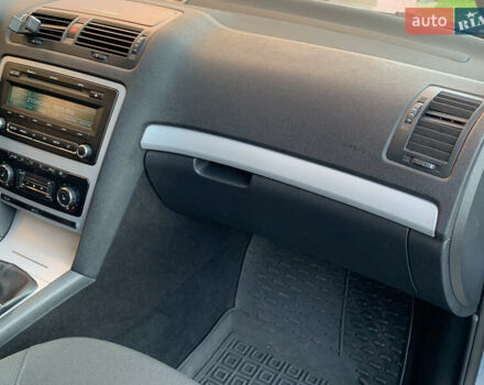 Сірий Шкода Октавія, об'ємом двигуна 1.39 л та пробігом 159 тис. км за 7999 $, фото 27 на Automoto.ua