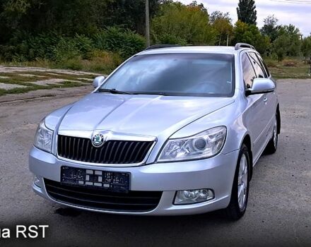 Серый Шкода Октавия, объемом двигателя 1.6 л и пробегом 160 тыс. км за 7800 $, фото 1 на Automoto.ua