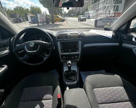 Серый Шкода Октавия, объемом двигателя 1.6 л и пробегом 274 тыс. км за 8190 $, фото 1 на Automoto.ua