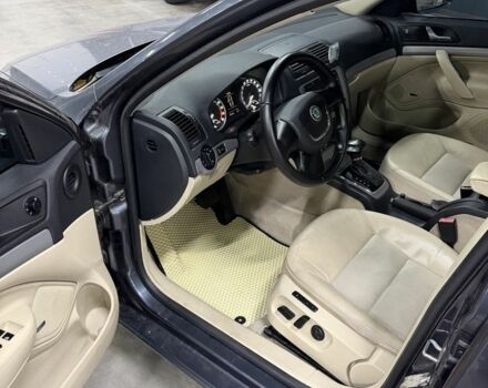 Серый Шкода Октавия, объемом двигателя 1.6 л и пробегом 307 тыс. км за 6300 $, фото 2 на Automoto.ua