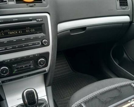 Серый Шкода Октавия, объемом двигателя 1.6 л и пробегом 218 тыс. км за 8300 $, фото 7 на Automoto.ua