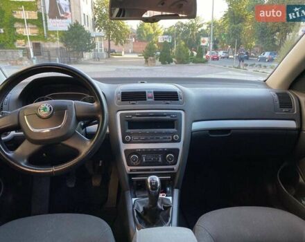 Серый Шкода Октавия, объемом двигателя 1.6 л и пробегом 330 тыс. км за 7800 $, фото 12 на Automoto.ua