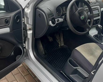 Серый Шкода Октавия, объемом двигателя 1.6 л и пробегом 235 тыс. км за 7400 $, фото 6 на Automoto.ua