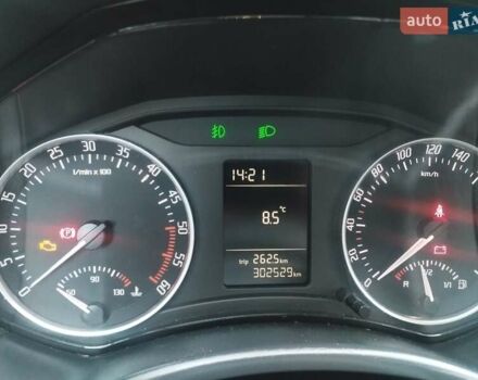 Серый Шкода Октавия, объемом двигателя 1.6 л и пробегом 326 тыс. км за 5500 $, фото 13 на Automoto.ua