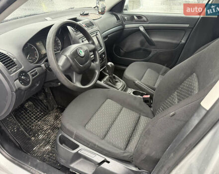 Сірий Шкода Октавія, об'ємом двигуна 1.6 л та пробігом 220 тис. км за 7300 $, фото 10 на Automoto.ua