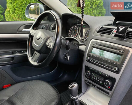 Шкода Октавия 2011 в Мукачеве на Automoto.ua Серый Шкода Октавия, объемом двигателя 1.6 л и пробегом 273 тыс. км за 8000 $, фото 38 на Automoto.ua