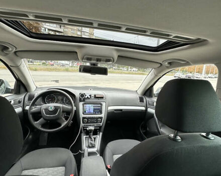 Серый Шкода Октавия, объемом двигателя 1.2 л и пробегом 325 тыс. км за 6500 $, фото 5 на Automoto.ua