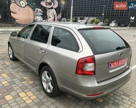 Шкода Октавия 2011 в Луцке на Automoto.ua Серый Шкода Октавия, объемом двигателя 0 л и пробегом 187 тыс. км за 7850 $, фото 10 на Automoto.ua