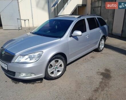 Шкода Октавия 2011 в Черновцах на Automoto.ua Серый Шкода Октавия, объемом двигателя 1.6 л и пробегом 407 тыс. км за 8000 $, фото 3 на Automoto.ua