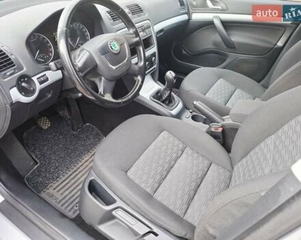 Серый Шкода Октавия, объемом двигателя 1.6 л и пробегом 194 тыс. км за 8350 $, фото 4 на Automoto.ua