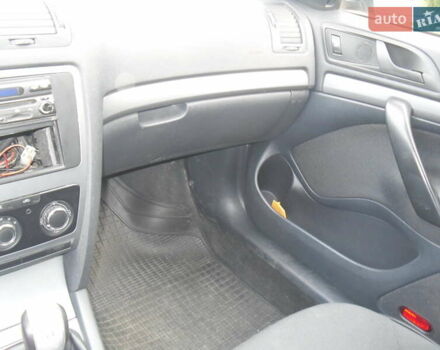 Шкода Октавия 2011 в Херсоне на Automoto.ua Серый Шкода Октавия, объемом двигателя 1.6 л и пробегом 305 тыс. км за 7300 $, фото 13 на Automoto.ua