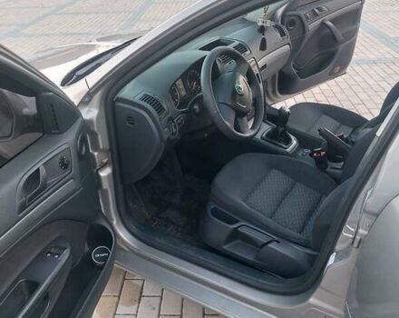 Серый Шкода Октавия, объемом двигателя 1.2 л и пробегом 206 тыс. км за 7300 $, фото 7 на Automoto.ua