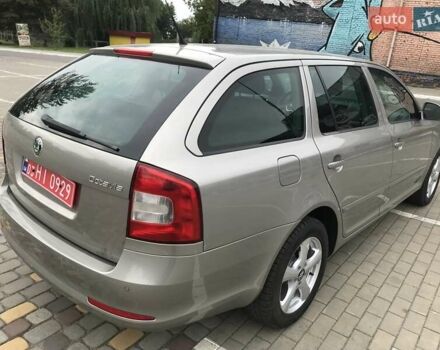 Шкода Октавия 2011 в Луцке на Automoto.ua Серый Шкода Октавия, объемом двигателя 0 л и пробегом 187 тыс. км за 7850 $, фото 12 на Automoto.ua