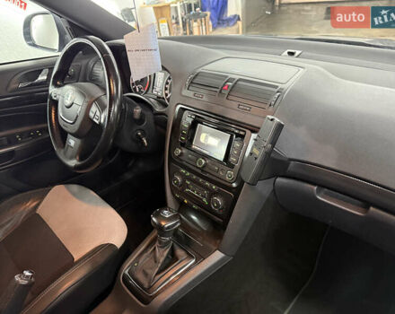 Сірий Шкода Октавія, об'ємом двигуна 2 л та пробігом 270 тис. км за 12000 $, фото 78 на Automoto.ua