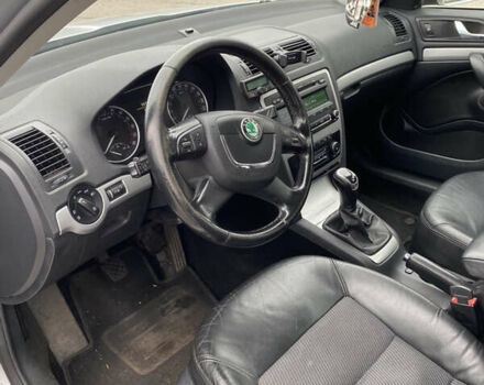 Серый Шкода Октавия, объемом двигателя 1.6 л и пробегом 190 тыс. км за 8850 $, фото 7 на Automoto.ua