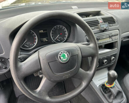 Шкода Октавия 2012 в Владимир-Волынский на Automoto.ua Серый Шкода Октавия, объемом двигателя 1.97 л и пробегом 161 тыс. км за 8900 $, фото 11 на Automoto.ua