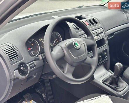 Серый Шкода Октавия, объемом двигателя 1.6 л и пробегом 215 тыс. км за 7999 $, фото 43 на Automoto.ua