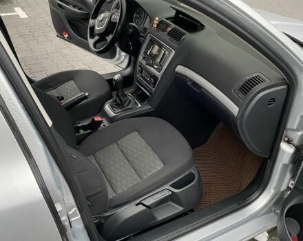 Сірий Шкода Октавія, об'ємом двигуна 2 л та пробігом 303 тис. км за 8600 $, фото 12 на Automoto.ua