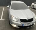 Сірий Шкода Октавія, об'ємом двигуна 2 л та пробігом 303 тис. км за 8600 $, фото 1 на Automoto.ua