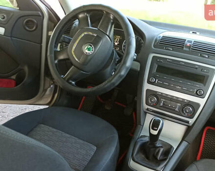 Серый Шкода Октавия, объемом двигателя 1.8 л и пробегом 210 тыс. км за 8200 $, фото 8 на Automoto.ua