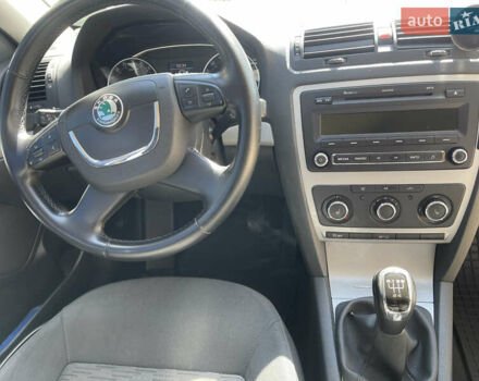 Серый Шкода Октавия, объемом двигателя 1.6 л и пробегом 290 тыс. км за 8900 $, фото 10 на Automoto.ua