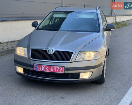 Серый Шкода Октавия, объемом двигателя 1.6 л и пробегом 215 тыс. км за 7500 $, фото 3 на Automoto.ua