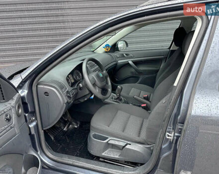 Серый Шкода Октавия, объемом двигателя 1.2 л и пробегом 220 тыс. км за 8000 $, фото 4 на Automoto.ua