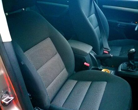 Серый Шкода Октавия, объемом двигателя 1.8 л и пробегом 176 тыс. км за 7600 $, фото 3 на Automoto.ua