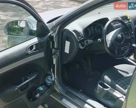 Серый Шкода Октавия, объемом двигателя 1.4 л и пробегом 211 тыс. км за 7100 $, фото 2 на Automoto.ua