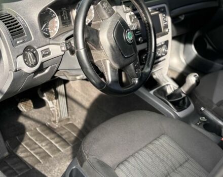 Шкода Октавия 2012 в Ужгороде на Automoto.ua Серый Шкода Октавия, объемом двигателя 1.6 л и пробегом 286 тыс. км за 8350 $, фото 11 на Automoto.ua