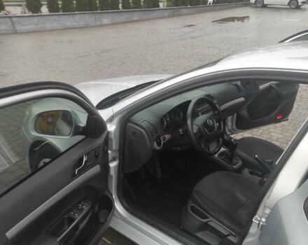 Серый Шкода Октавия, объемом двигателя 1.6 л и пробегом 358 тыс. км за 9000 $, фото 3 на Automoto.ua