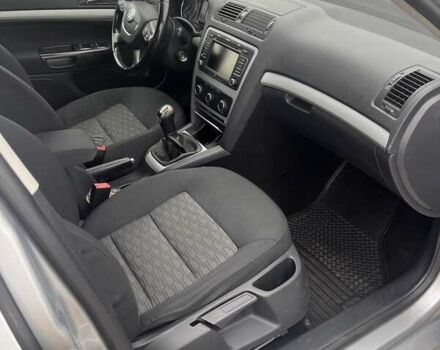 Серый Шкода Октавия, объемом двигателя 1.6 л и пробегом 252 тыс. км за 8950 $, фото 24 на Automoto.ua