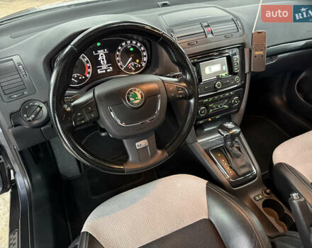 Сірий Шкода Октавія, об'ємом двигуна 2 л та пробігом 270 тис. км за 12000 $, фото 62 на Automoto.ua