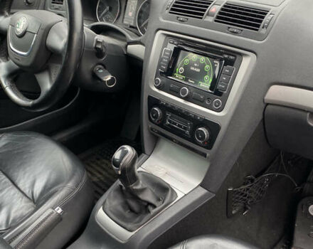 Серый Шкода Октавия, объемом двигателя 1.6 л и пробегом 230 тыс. км за 8500 $, фото 13 на Automoto.ua