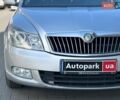 Серый Шкода Октавия, объемом двигателя 1.6 л и пробегом 227 тыс. км за 8990 $, фото 1 на Automoto.ua