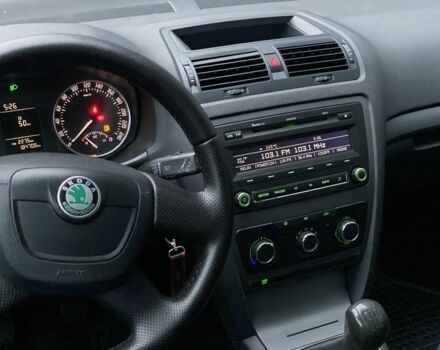 Шкода Октавия 2012 в Киеве на Automoto.ua Серый Шкода Октавия, объемом двигателя 1.6 л и пробегом 184 тыс. км за 6999 $, фото 16 на Automoto.ua