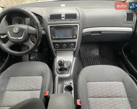 Серый Шкода Октавия, объемом двигателя 1.8 л и пробегом 175 тыс. км за 6000 $, фото 15 на Automoto.ua