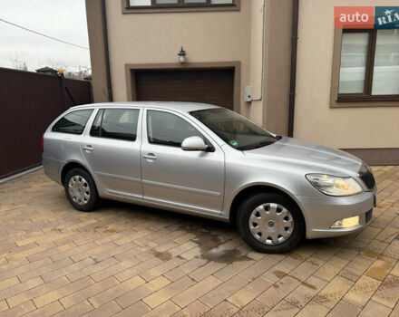 Серый Шкода Октавия, объемом двигателя 1.6 л и пробегом 205 тыс. км за 9600 $, фото 1 на Automoto.ua