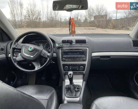 Серый Шкода Октавия, объемом двигателя 1.6 л и пробегом 190 тыс. км за 8850 $, фото 8 на Automoto.ua